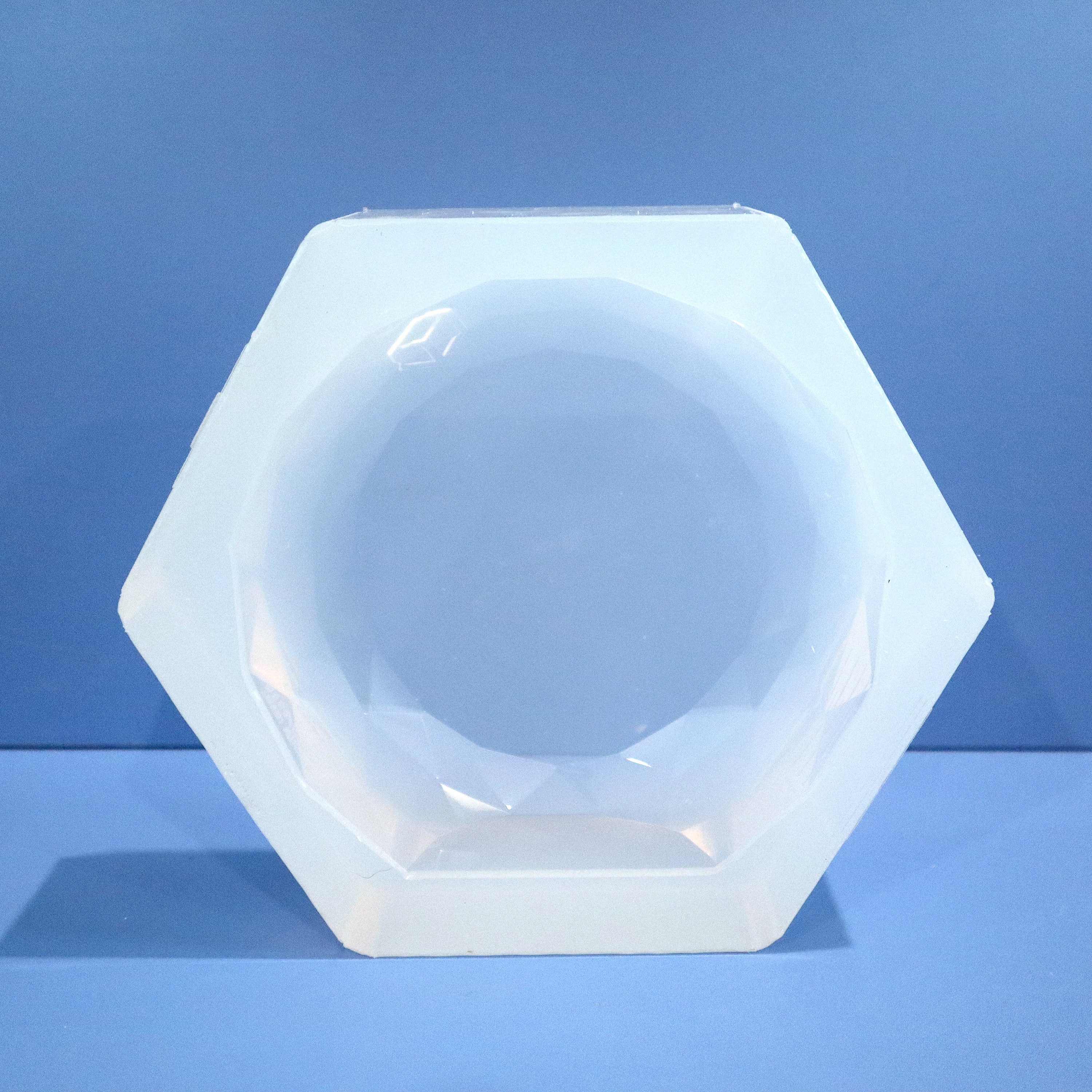 6" Faceted Standing Round Mold